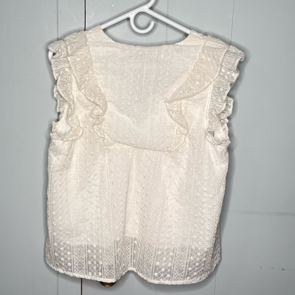 ⭐️3/$25⭐️ Fab’Rik Cream Lace Crochet Blouse - Picture 2 of 5